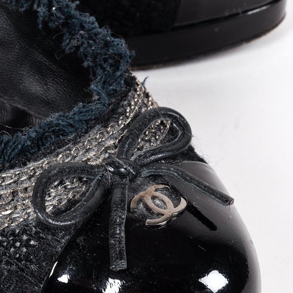 Chanel Tweed Cap-Toe CC Pumps - Picture 7 of 8